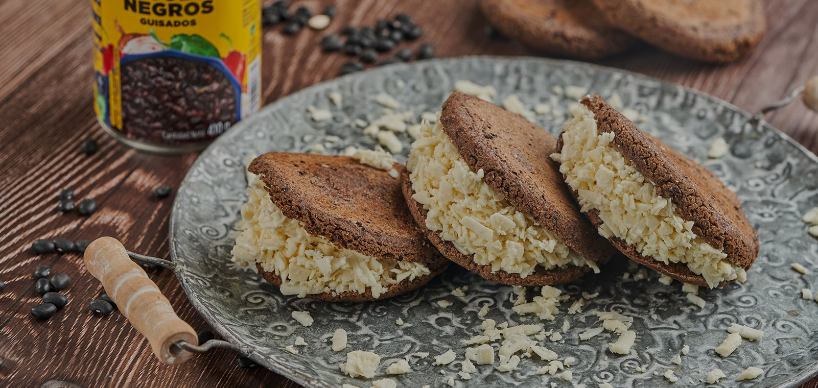 Arepa de Caraotas Rellena de Queso