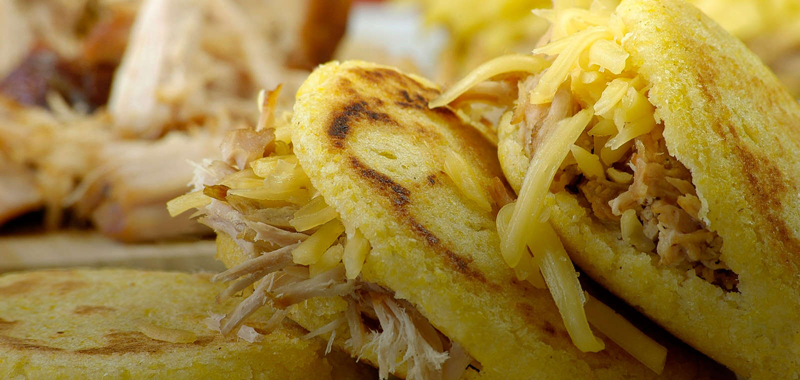 Cacharepas de Cerdo y Queso Amarillo